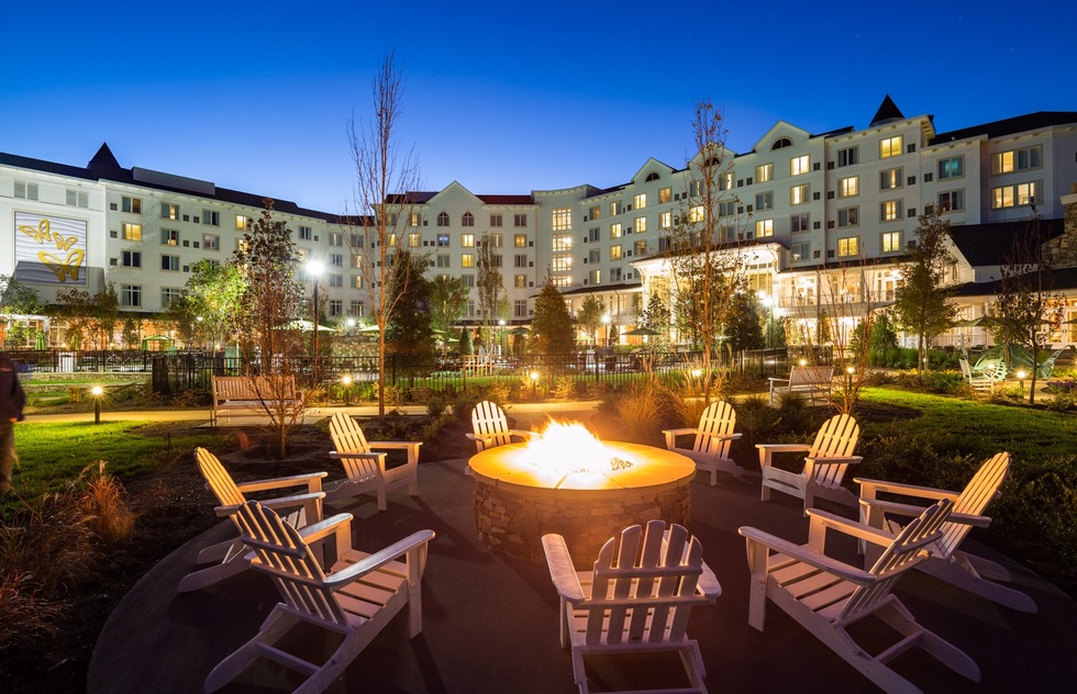 Hotels owned by famous people: Dolly Parton: DreamMore Resort and Spa, Pigeon Forge, Tennessee