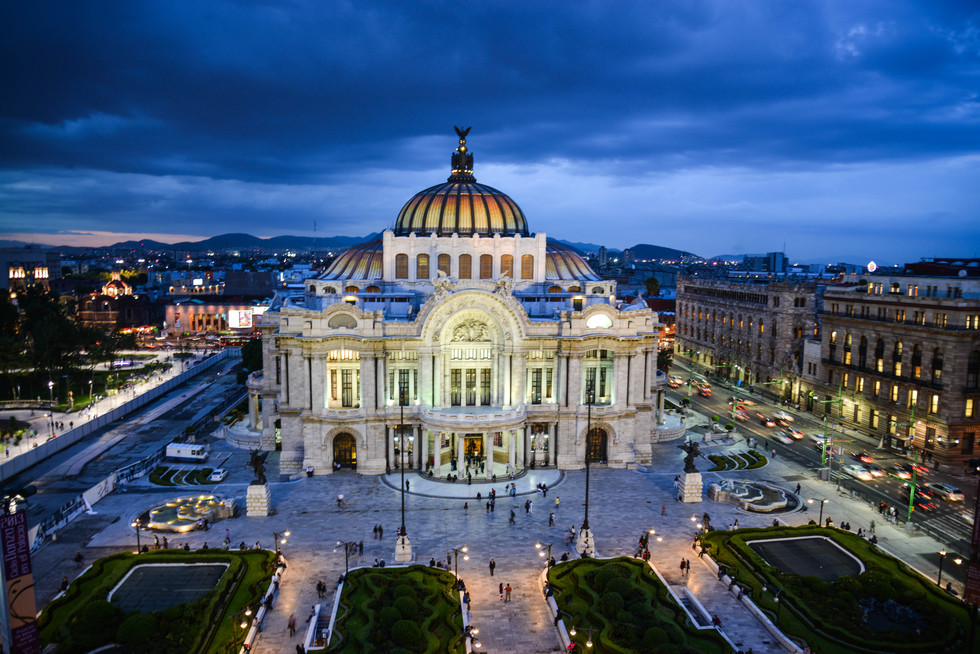 Mexico City's Palacio de Bellas Artas at night