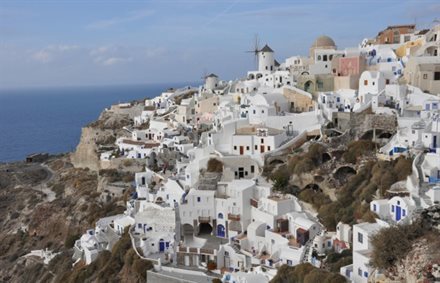 Santorini to Limit Cruise Visitors | Frommer's