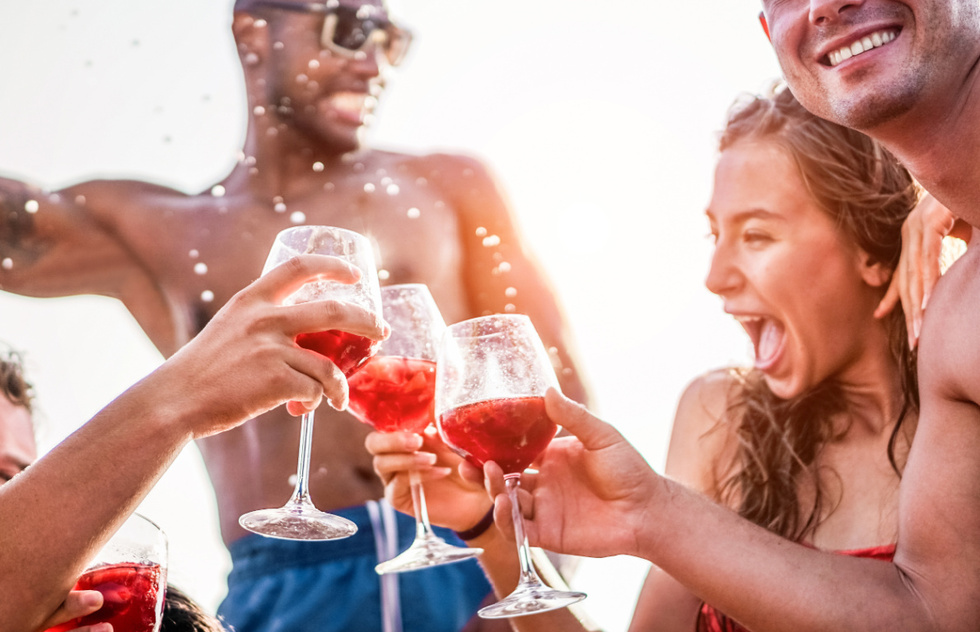 What Is the Legal Drinking Age in Spain? (And Other Alcohol Laws Tourists Should Know) | Frommer's