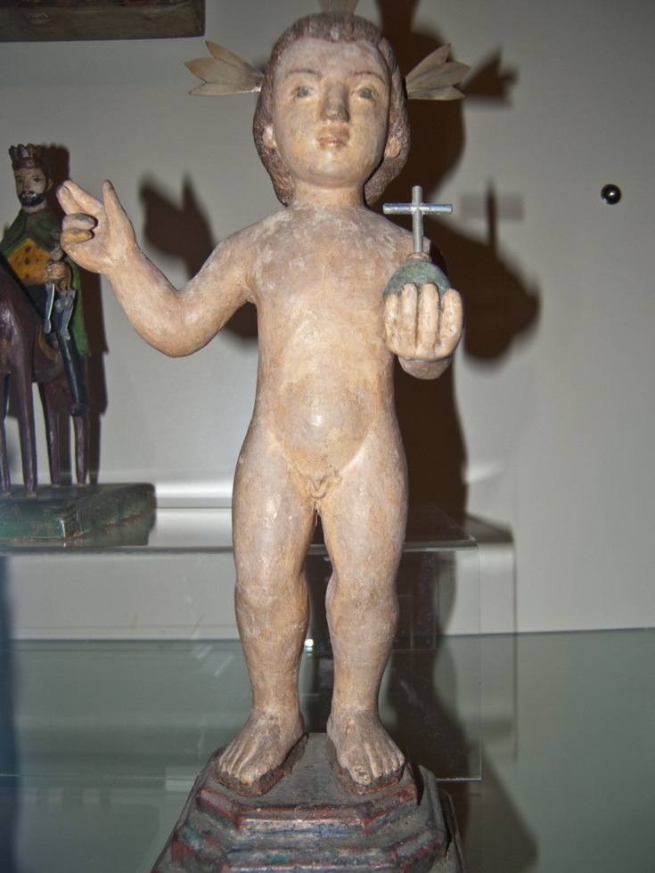 An example of santo designed in the shape of Divine Infant.