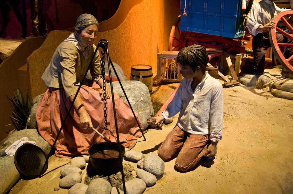 Life-size diorama depicting the life on th Oregon Trail at the National Historic Trails Interpretive Center, Casper.