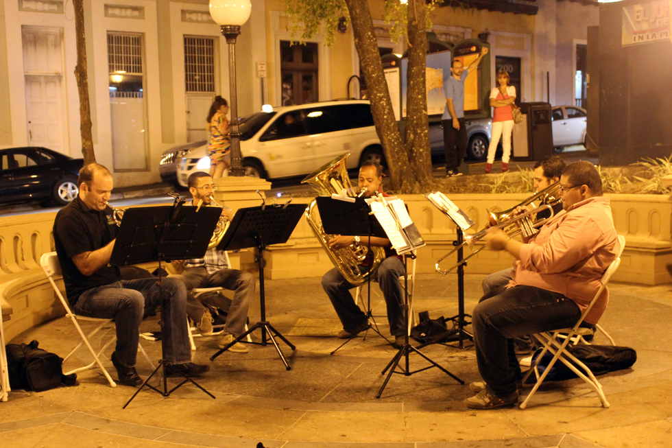 Jazz musicians perform at Plaza de Colón.