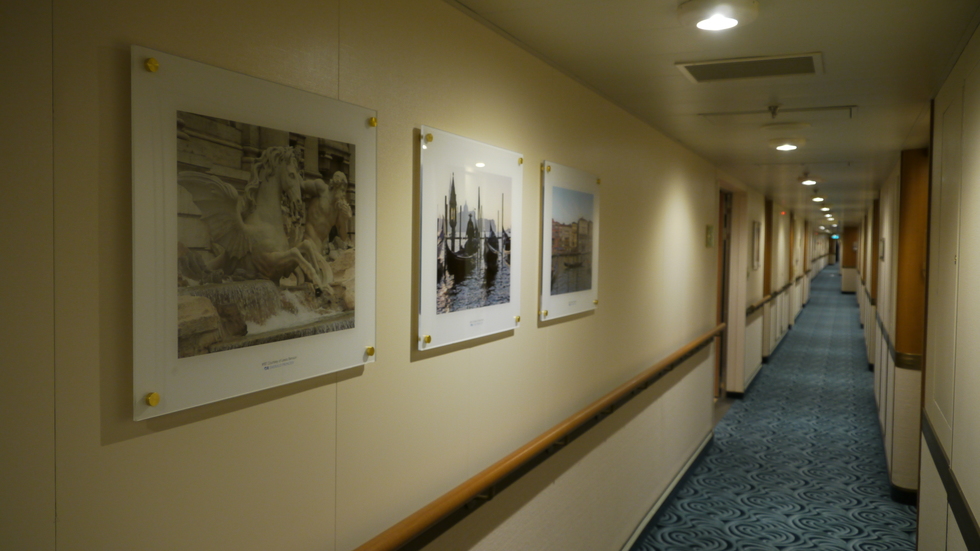 Corridor photographs by previous Princess passengers, Royal Princess