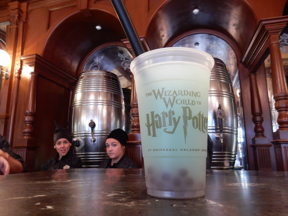 Wizarding World of Harry Potter, Diagon Alley, The Fountain of Fair Fortune, Fishy Green Ale