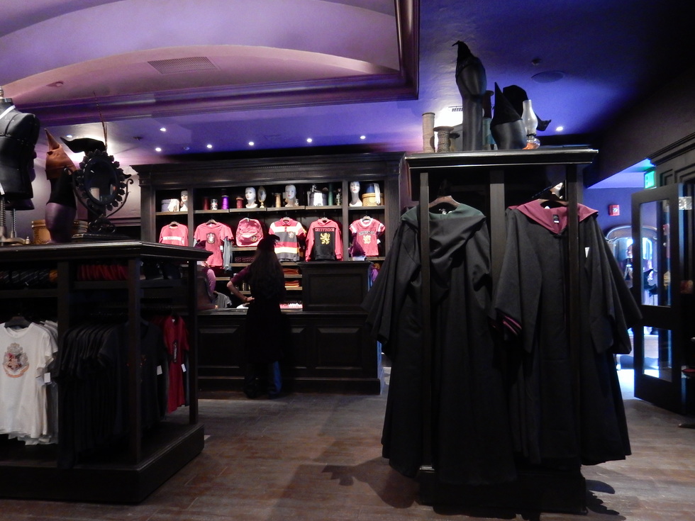 Wizarding World of Harry Potter, Diagon Alley, Madam Malkin's Robes for All Occasions