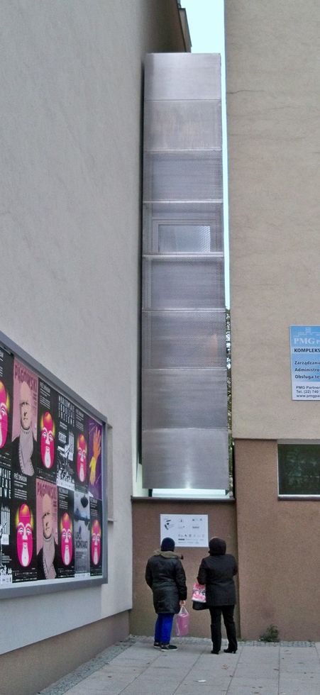 A view from outside the Keret House. It is only 5 feet wide and connects two larger buildings. 