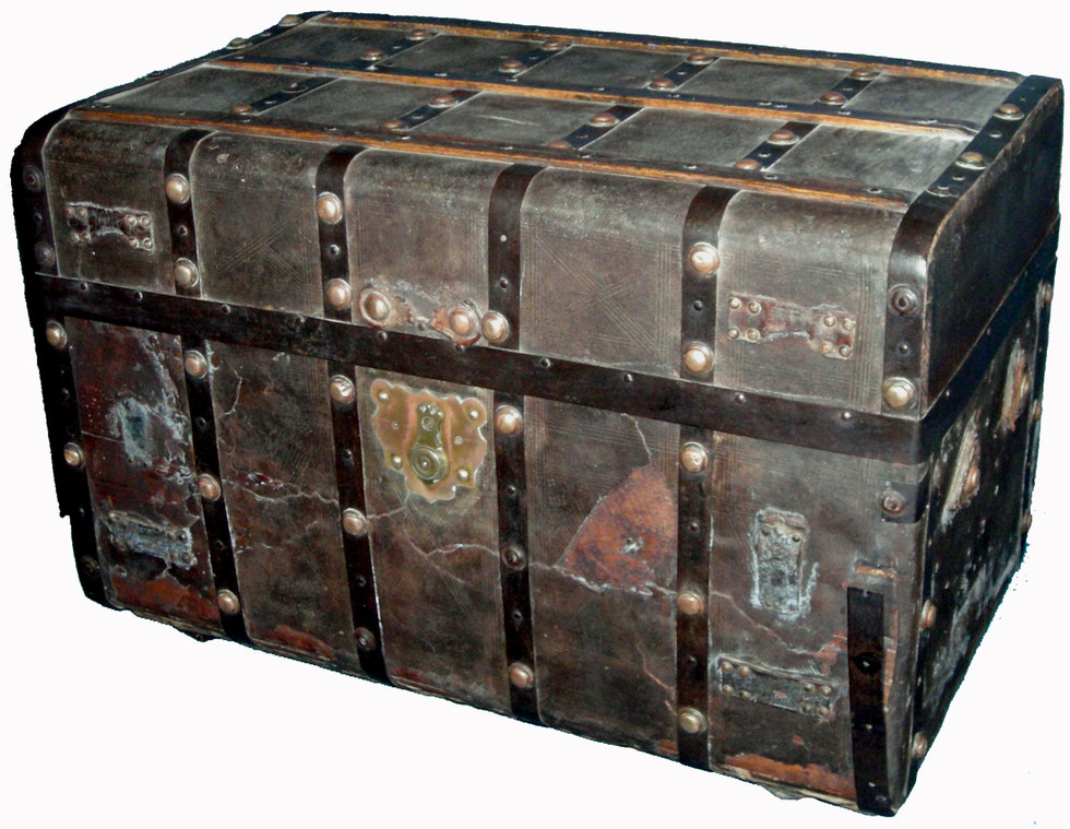 Poe's personal trunk