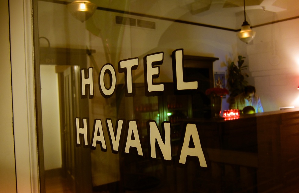 Sign for Hotel Havana in San Antonio