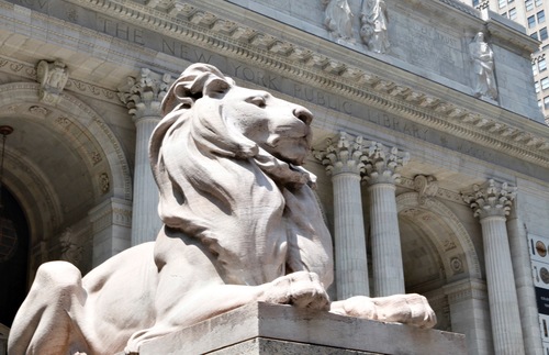 Lion sculpture, New York Public Library