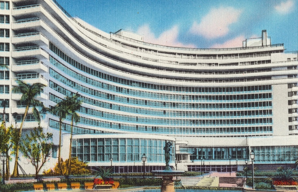 Vintage postcard of the Hotel Fontainebleau in Miami Beach