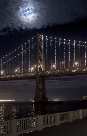 San Francisco's Bay Lights Are a New Tourist Attraction and Hotels Take Notice | Frommer's