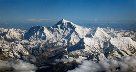 Rebuild Nepal on An Affordable Everest Trek | Frommer's
