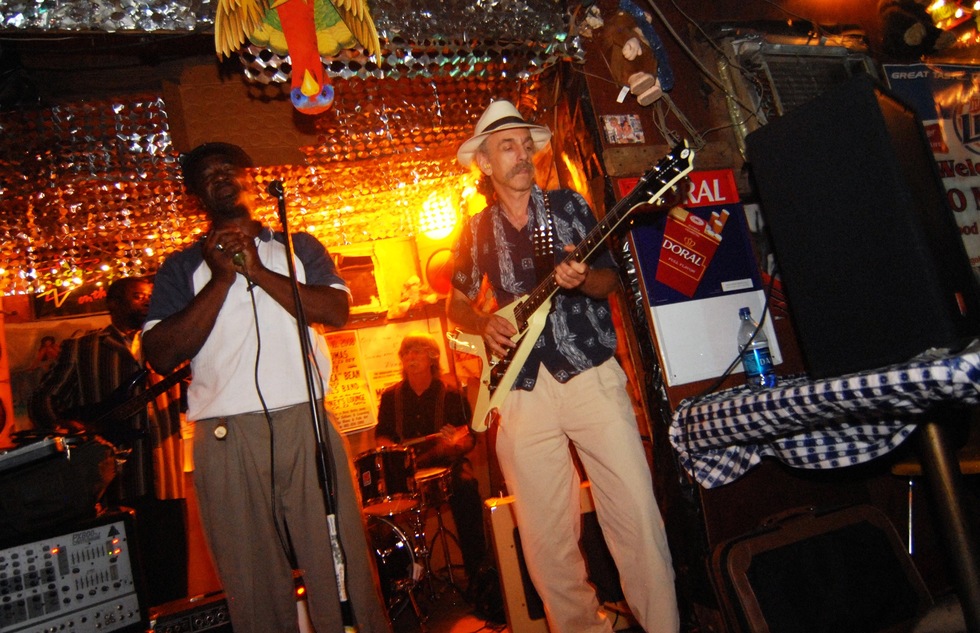 2009 photo of musicians at Po' Monkey's in Merigold, Mississippi