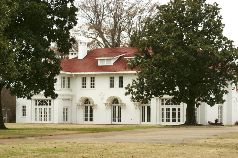 Cutrer Mansion in Clarksdale, Mississippi
