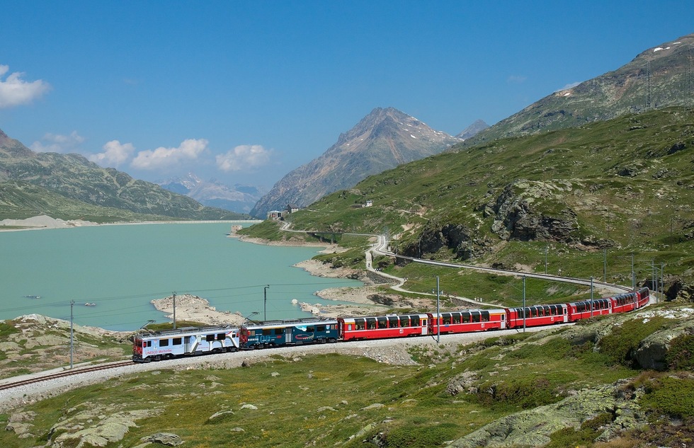 What to Expect When Booking a Scenic Rail Expedition