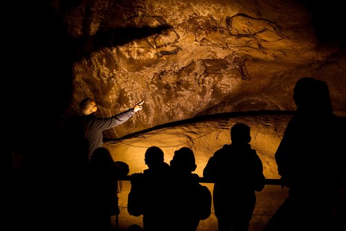 How to See the Drawings of France's Niaux Cave for Yourself | Frommer's