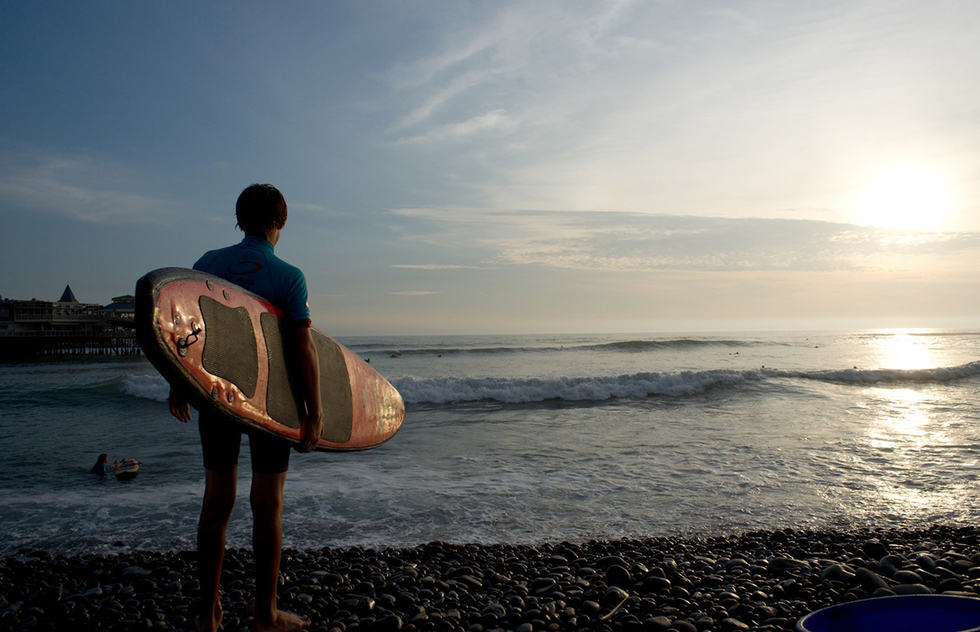 Best of outdoor Peru: Surfing the Pacific