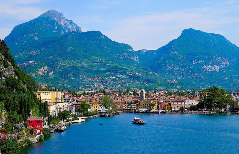Floating Bike Path Being Built Around Italy's Lake Garda | Frommer's