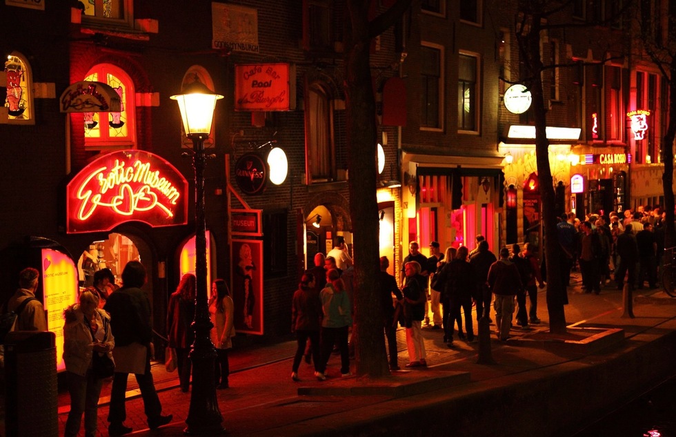 Amsterdam Bans Tours of Red-Light District | Frommer's