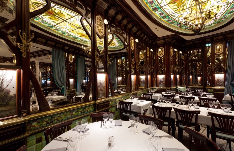 The Best Belle Epoque/ Art Nouveau Cafes in Paris: Le Vagenende
