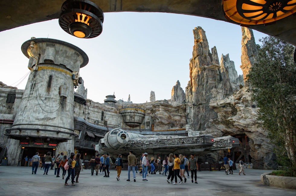 Star Wars: Galaxy's Edge: What you need to know to enjoy it better? Smugglers Run Has a Quicker Line for Single Riders