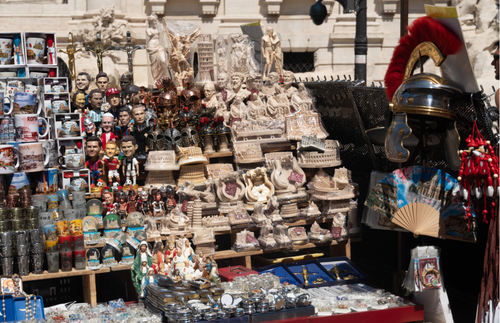 Rome Bans Souvenir Stands Next to Iconic Sites | Frommer's