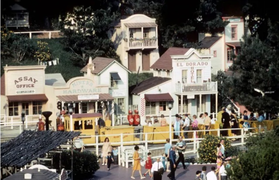 Secrets of Disneyland: Rainbow Ridge
