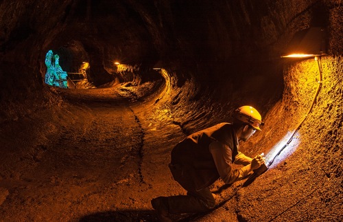 Hawaii Volcanoes National Park Reopens Walk-Through Lava Tube | Frommer's
