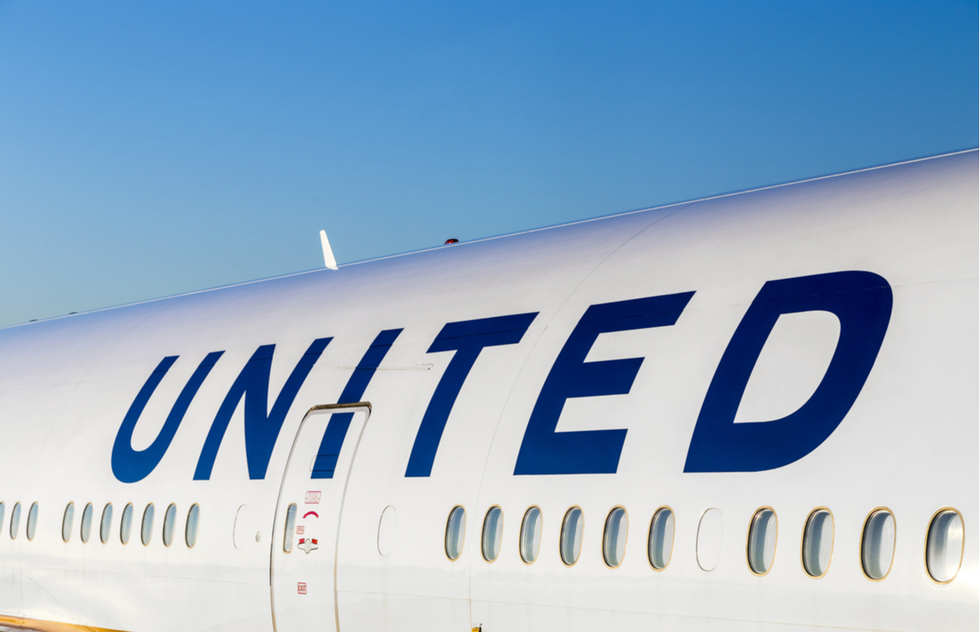 United Airlines Flight Attendants Now Required to Wear Masks | Frommer's