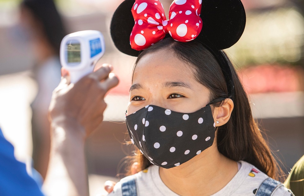Disney and Hotel Chains Are Enforcing Mask Rules—Why Can't the Government? | Frommer's