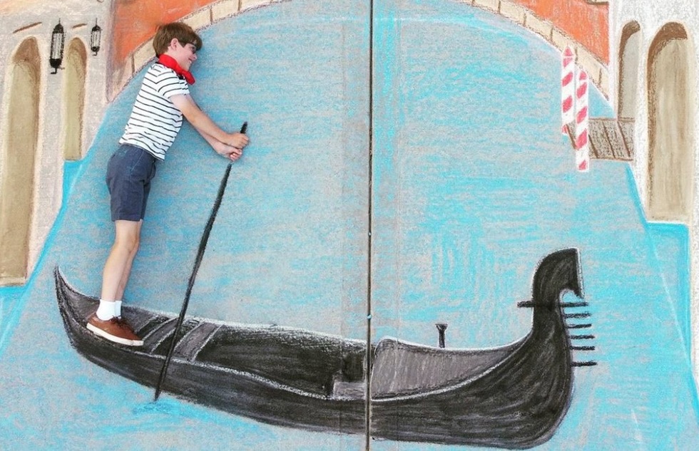 Teen Artist's Incredible Chalk Drawings Will Take You Around the World | Frommer's