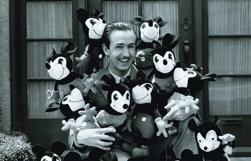 https://www.frommers.com/system/media_items/attachments/000/865/938/s500/Walt_surrounded_by_Mickey_dolls_WDFMcp.jpg
