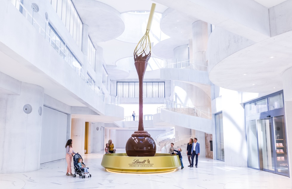 The World's Largest Chocolate Fountain Debuts in Switzerland | Frommer's