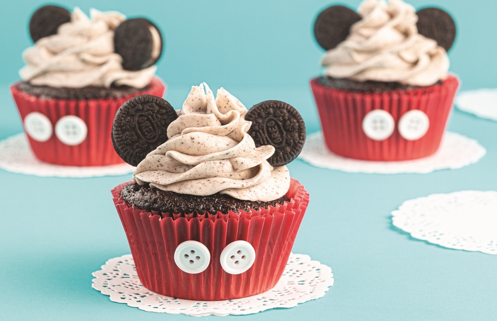 Recipes from the Disney Parks: Disneyland: Cookies and Cream Mickey Cupcakes