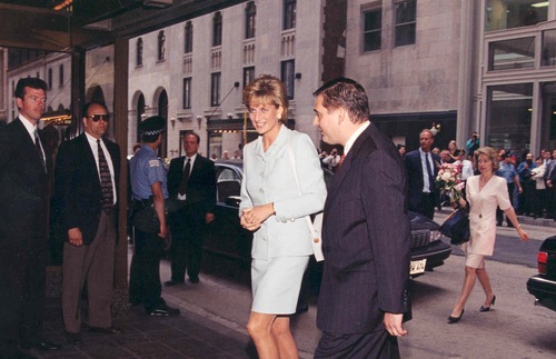 Princess Diana Hotel Package Obsessively Retraces Her Stay in Chicago | Frommer's