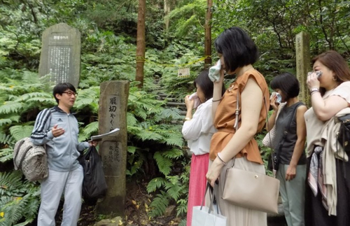 Japan’s “Crying Therapy” Walking Tours Seek Healing Through Sob Stories | Frommer's