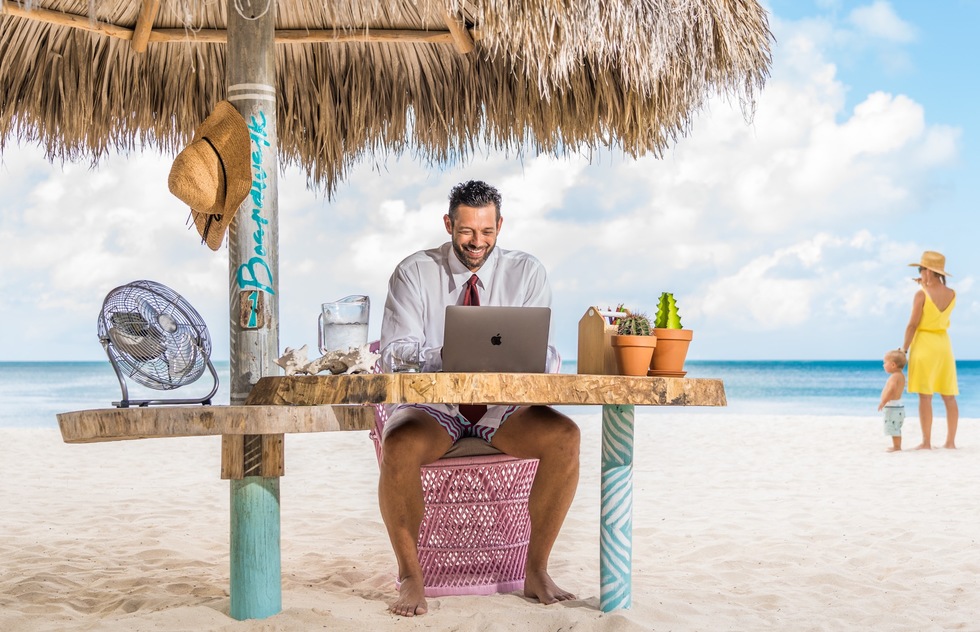 Work from the Beach in Aruba at These Seaside Desks | Frommer's