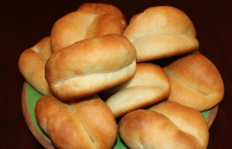 A plate of parker house rolls