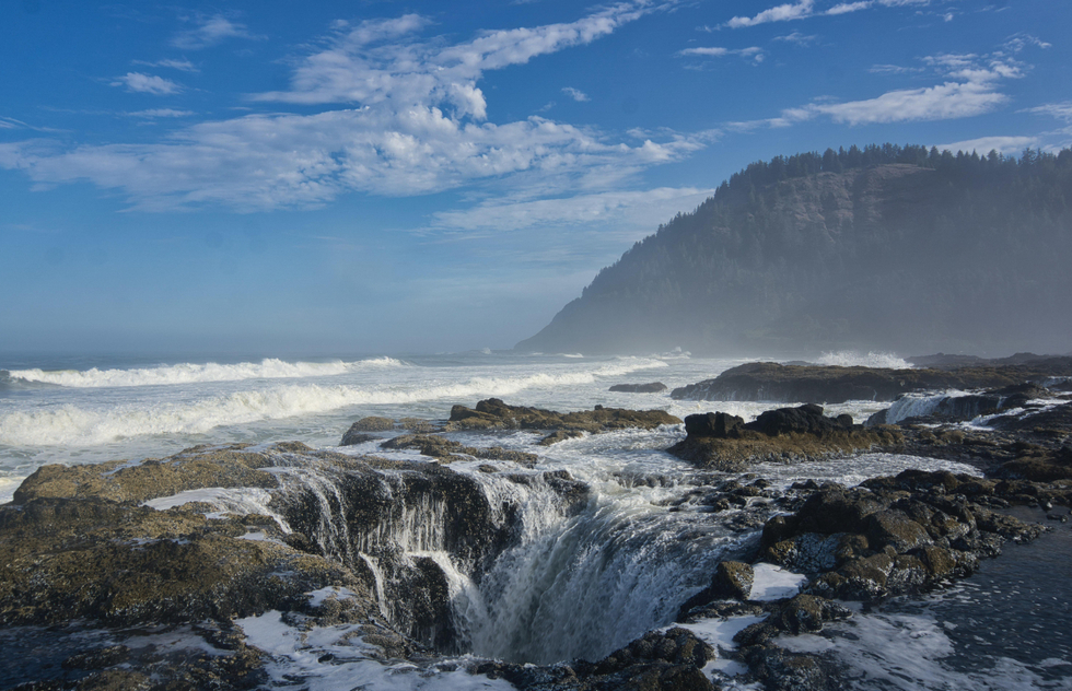 Oregon Coast road trip route plan: Thor's Well in Yachats, Oregon