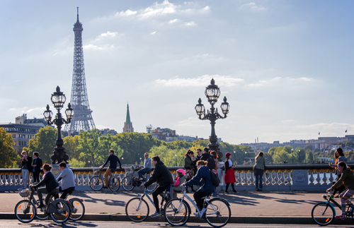How Travelers Can Join the Bicycling Boom in Paris | Frommer's