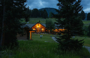 8 Woodsy Resorts with Cabins Perfect for Families Seeking a Nature Getaway