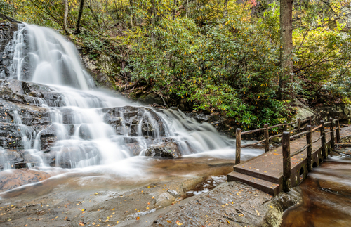 Great Smoky Mountains Adds Parking Fee to Access Beloved Waterfall | Frommer's