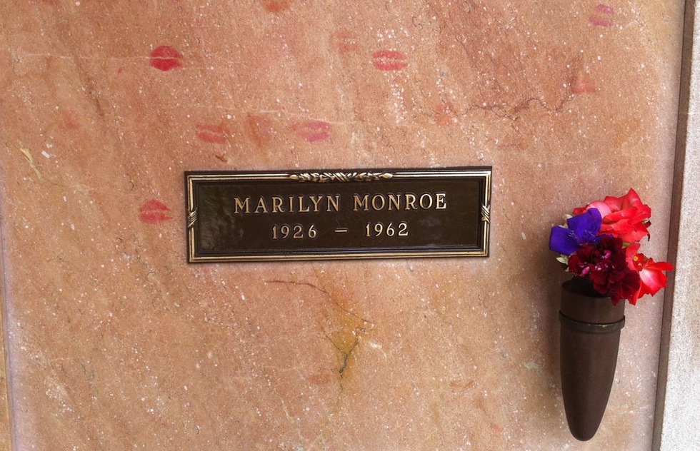 Hollywood celebrity cemetery: Marilyn Monroe grave