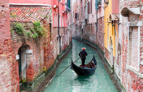 Venice Will Help Remote Workers Relocate | Frommer's