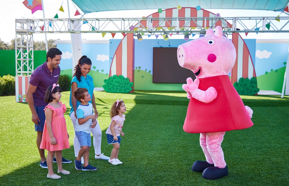 https://www.frommers.com/system/media_items/attachments/000/868/358/s980/Mr._Potato's_Showtime_Arena_Peppa_Pig_Theme_Park-p.jpg?1645484059