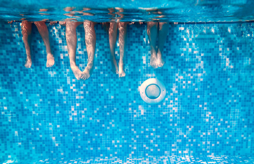 The Icky Truth About That Chlorine Smell in Swimming Pools | Frommer's