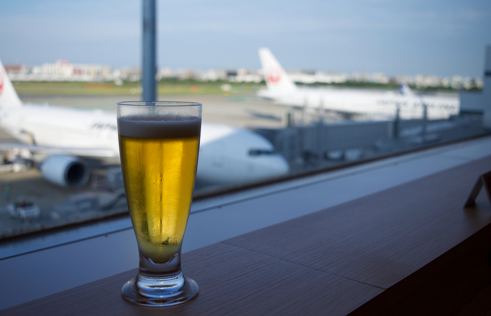 $27 for One Beer?! Officials Vow to Clamp Down on Out-of-Control Airport Prices | Frommer's