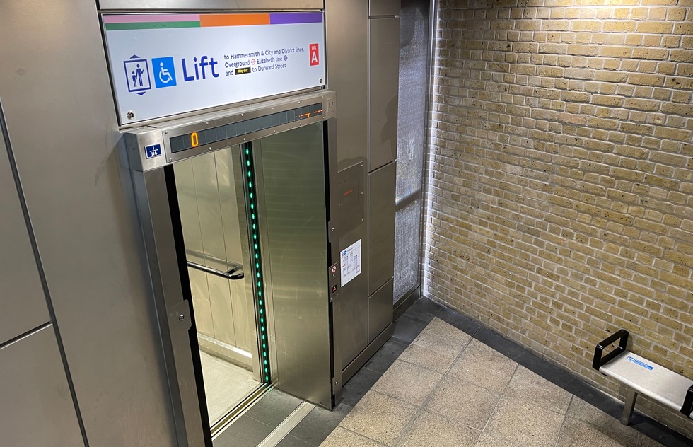Elizabeth line lift