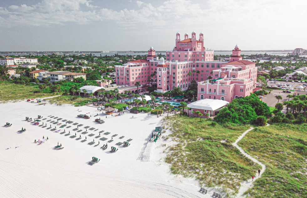 Things to Do in St. Pete, Fl: The Don CeSar hotel in St. Pete Beach